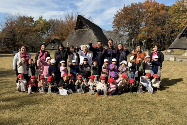 第36回　どんぐり拾い　しらゆり幼児園