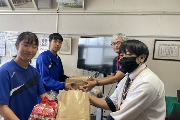 「ベルマーク」寄贈先は3校